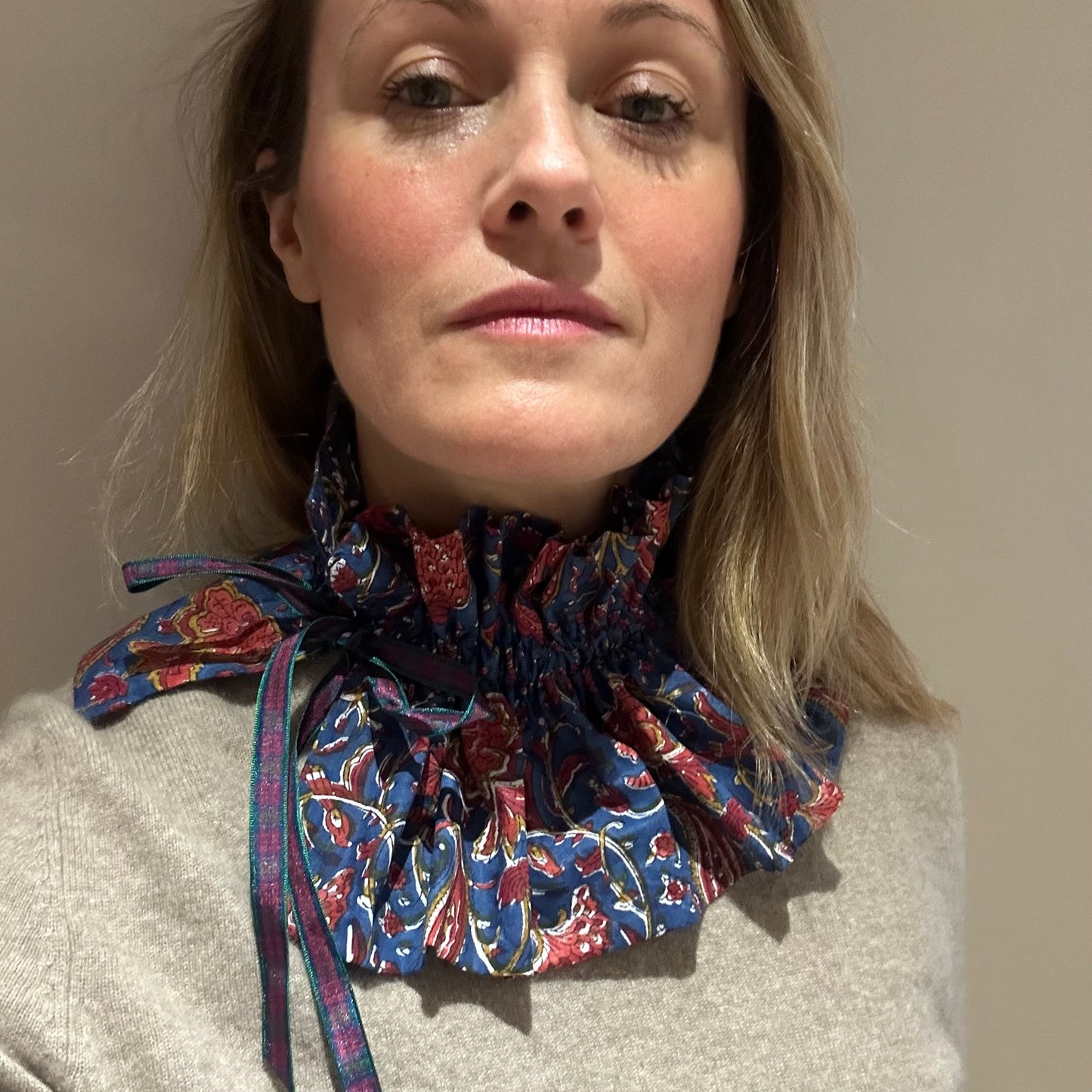 Frilly collar - Strathdon blue