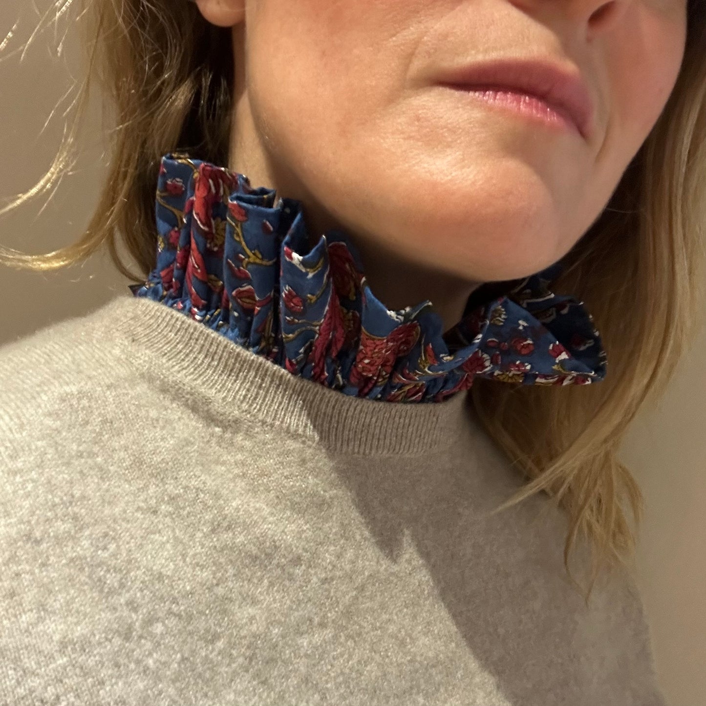 Frilly collar - Strathdon blue