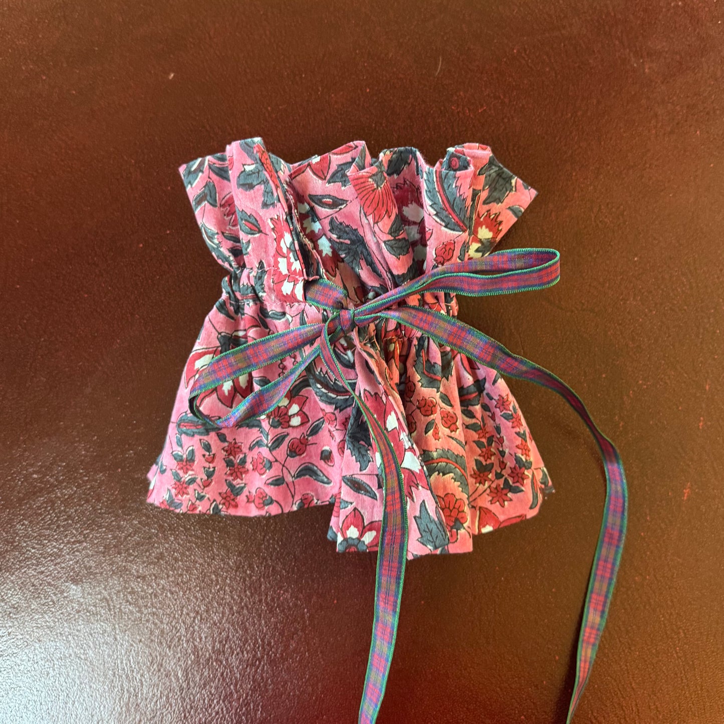 Frilly collar - Lindsay pink