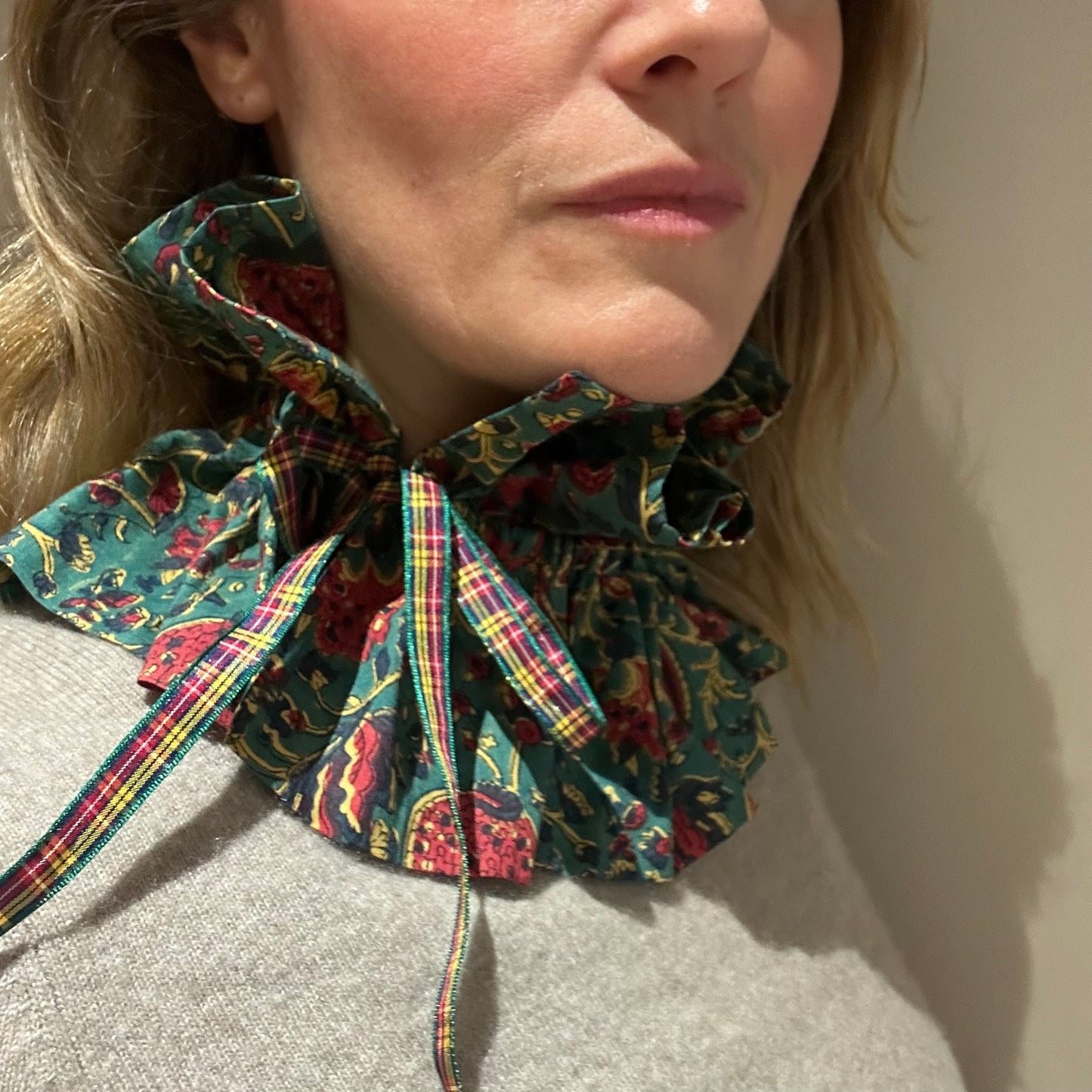 Frilly collar - Drummond teal