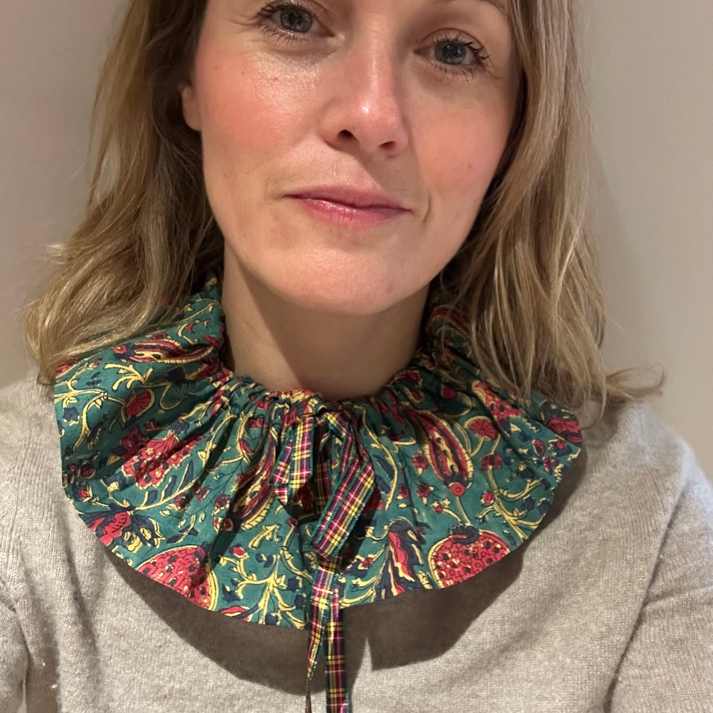 Frilly collar - Drummond teal