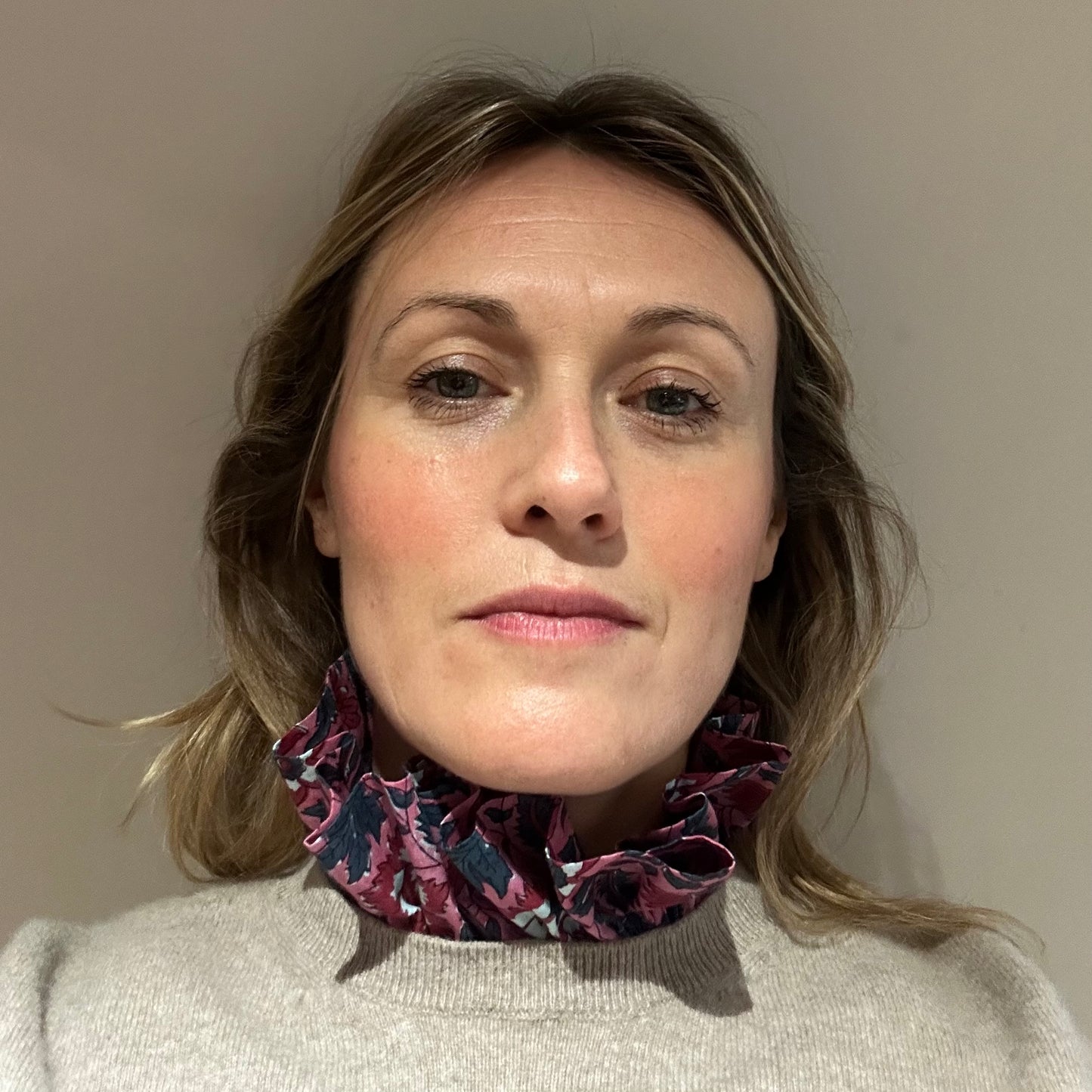 Frilly collar - Lindsay pink