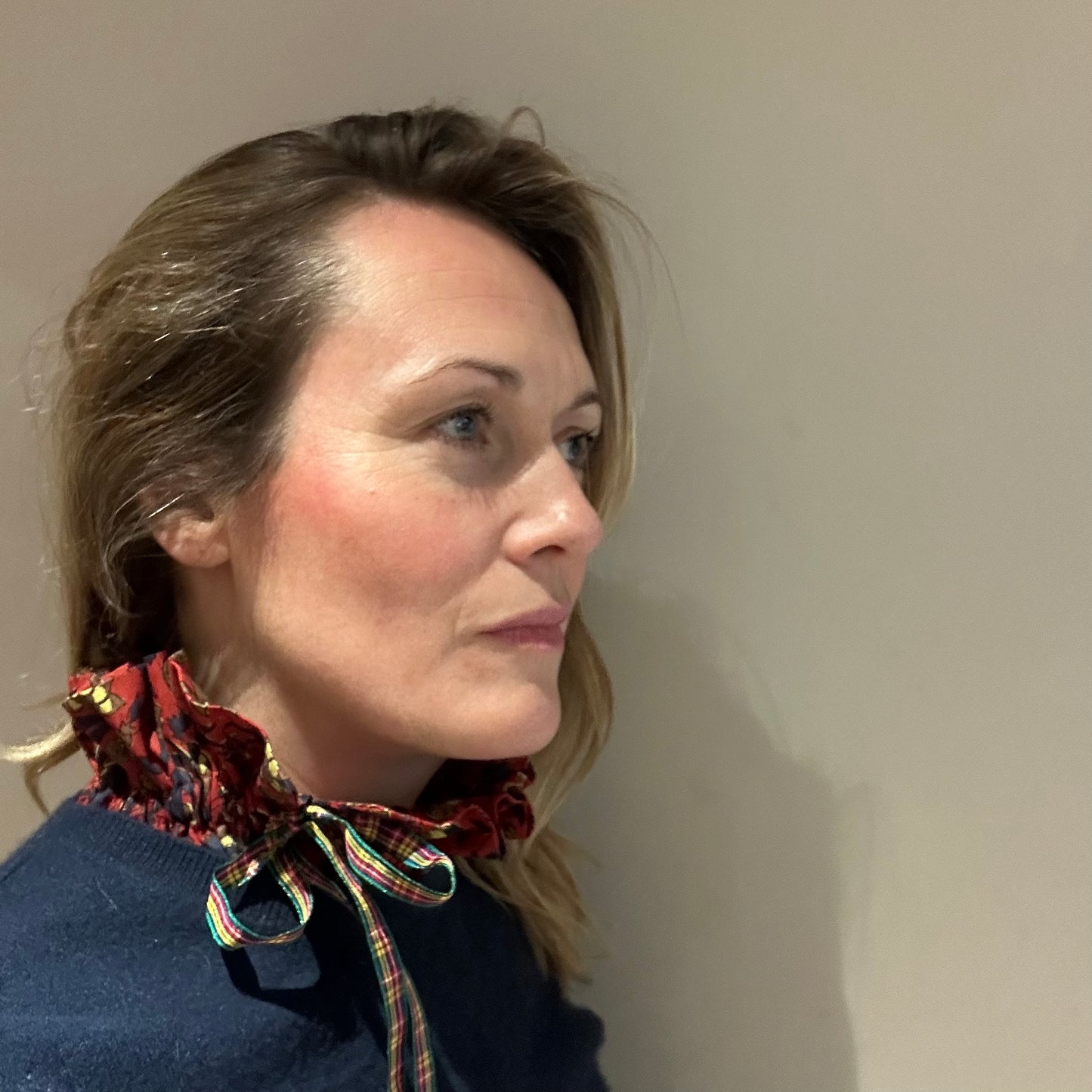 Frilly collar - Forfar red