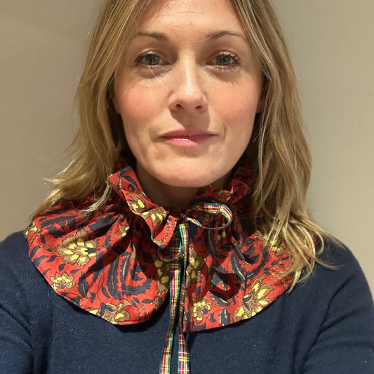 Frilly collar - Forfar red